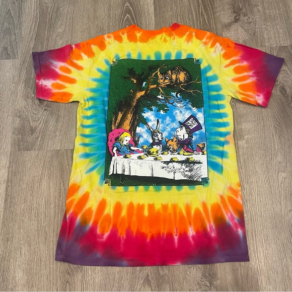 Alice In Wonderland Smoking Tie Dye T-Shirt Adult Fits Size Medium - Picture 4 of 4